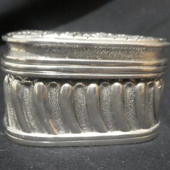 ROYAL SELANGOR | Floral Storage Chest | Pewter | Vintage - Picture 7 of 13